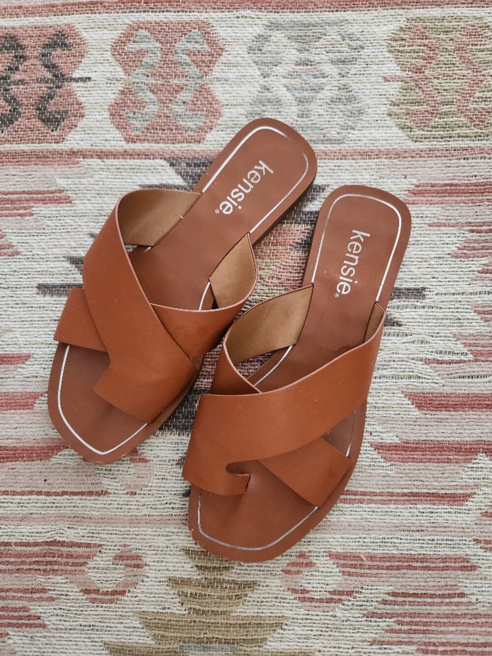 Kensie Size 6 Brown Sandals